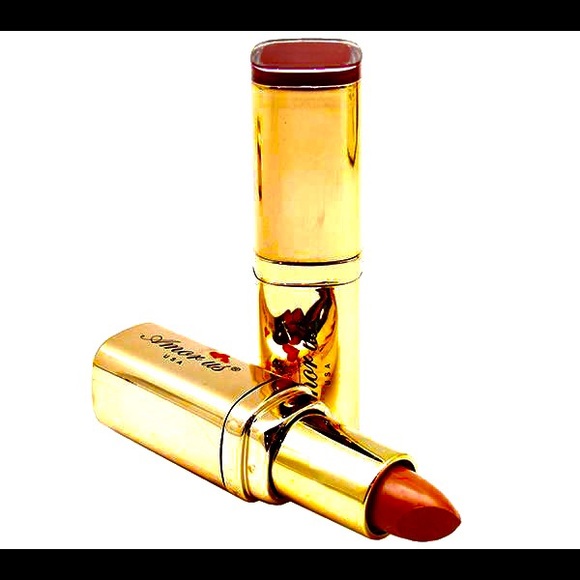 Makeup - Picture 6 of 10